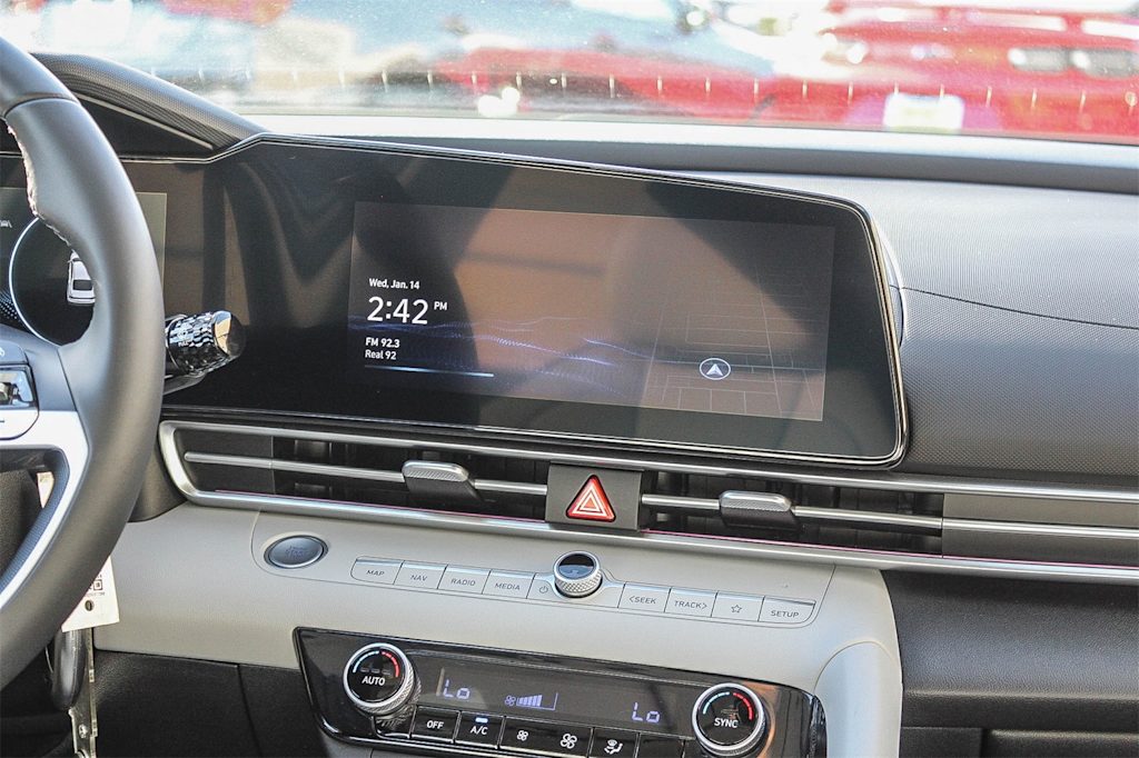 Thumbnail: 2025 Hyundai Elantra - 27