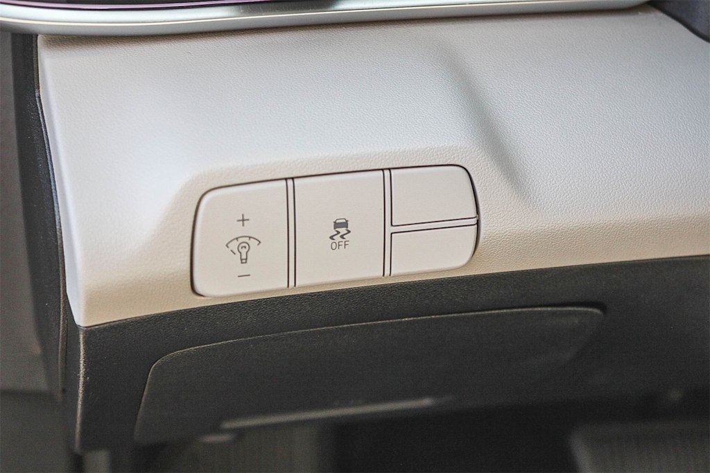 Thumbnail: 2025 Hyundai Elantra - 30