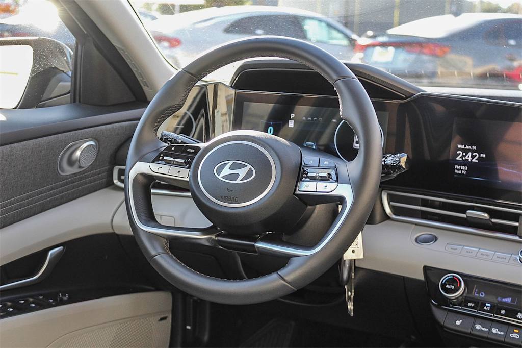 Thumbnail: 2025 Hyundai Elantra - 9