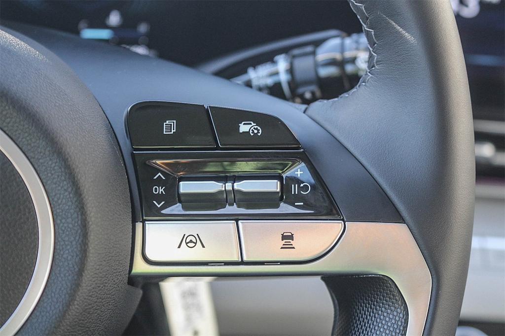 Thumbnail: 2025 Hyundai Elantra - 32