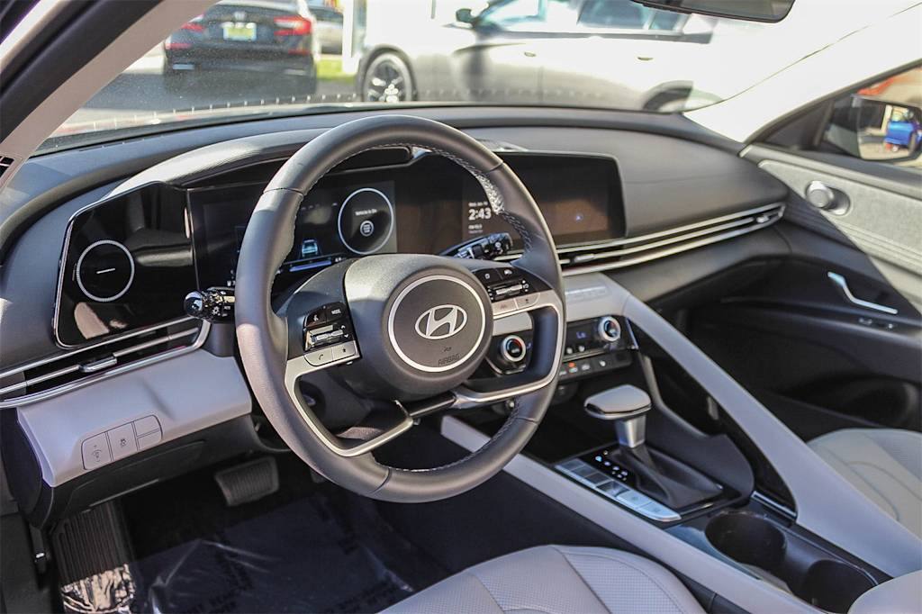 Thumbnail: 2025 Hyundai Elantra - 13