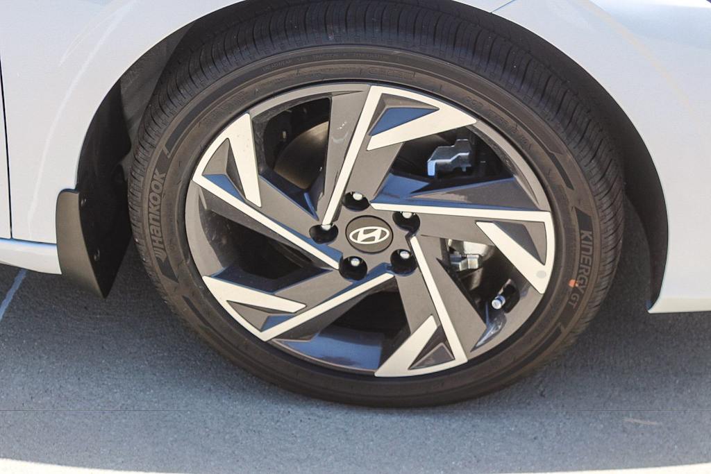 Thumbnail: 2026 Hyundai Elantra - 16