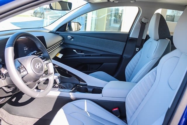 Thumbnail: 2025 Hyundai Elantra - 10