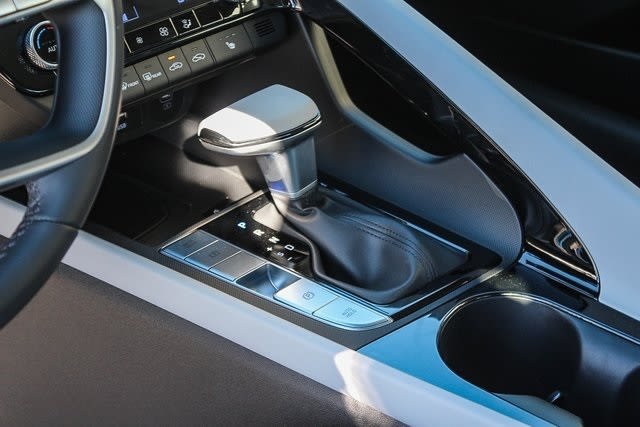 Thumbnail: 2025 Hyundai Elantra - 13