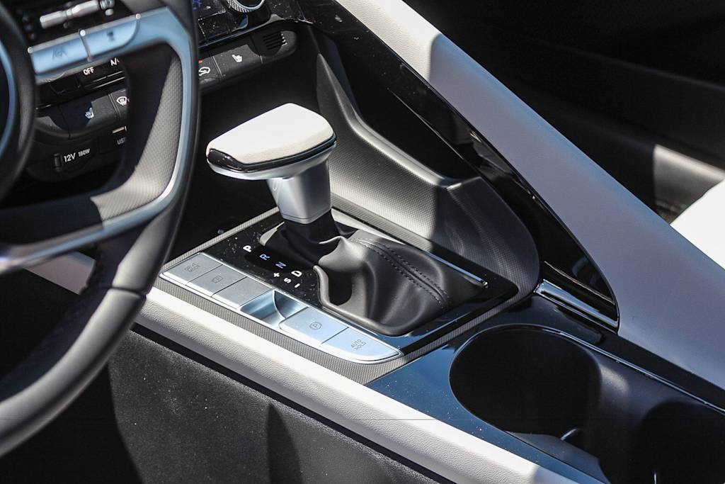 Thumbnail: 2026 Hyundai Elantra - 14