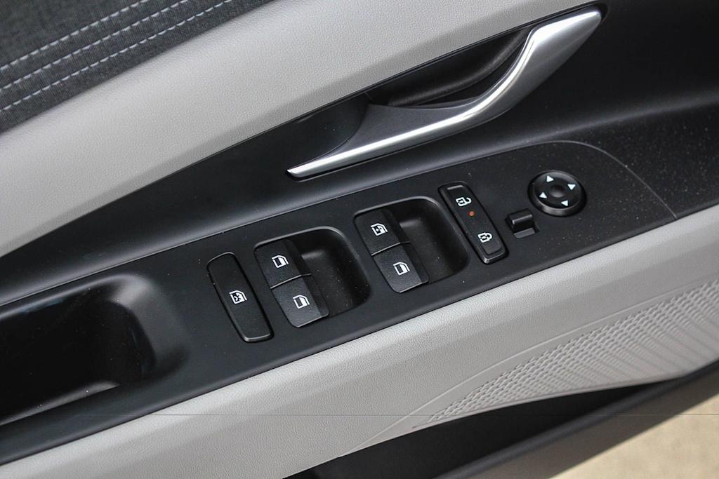 Thumbnail: 2026 Hyundai Elantra - 25