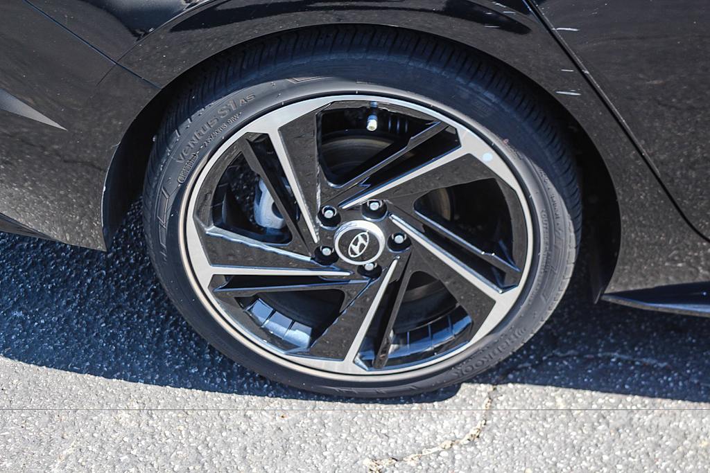 Thumbnail: 2023 Hyundai Elantra - 6