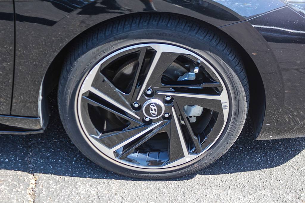 Thumbnail: 2023 Hyundai Elantra - 19