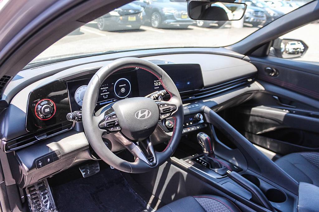Thumbnail: 2025 Hyundai Elantra - 23