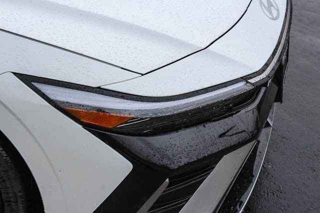 Thumbnail: 2025 Hyundai Elantra - 20