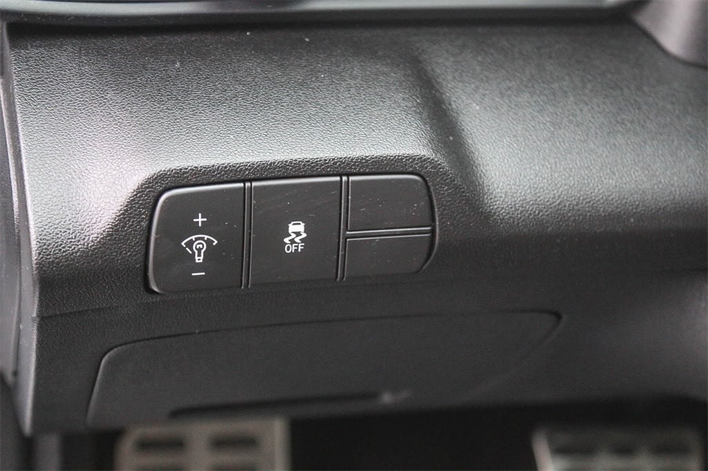 Thumbnail: 2025 Hyundai Elantra - 30