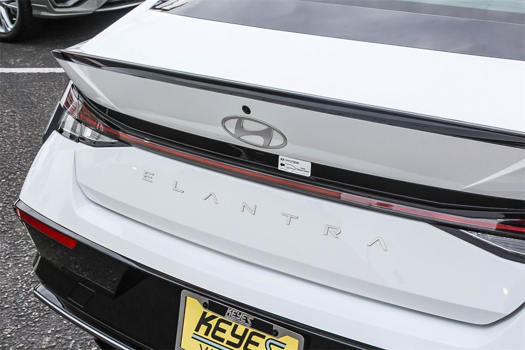 Thumbnail: 2025 Hyundai Elantra - 21