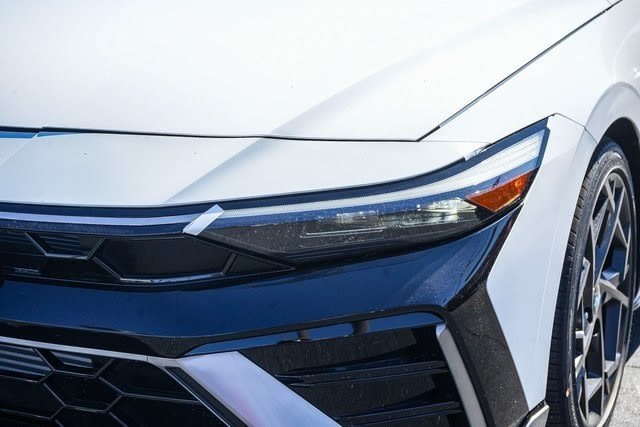 Thumbnail: 2025 Hyundai Elantra - 19