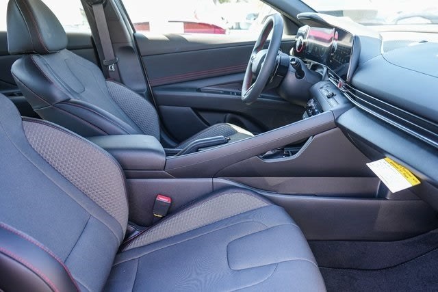 Thumbnail: 2025 Hyundai Elantra - 10