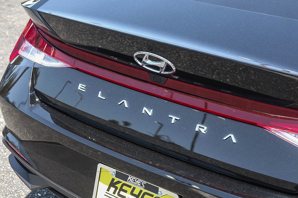 Thumbnail: 2023 Hyundai Elantra - 6