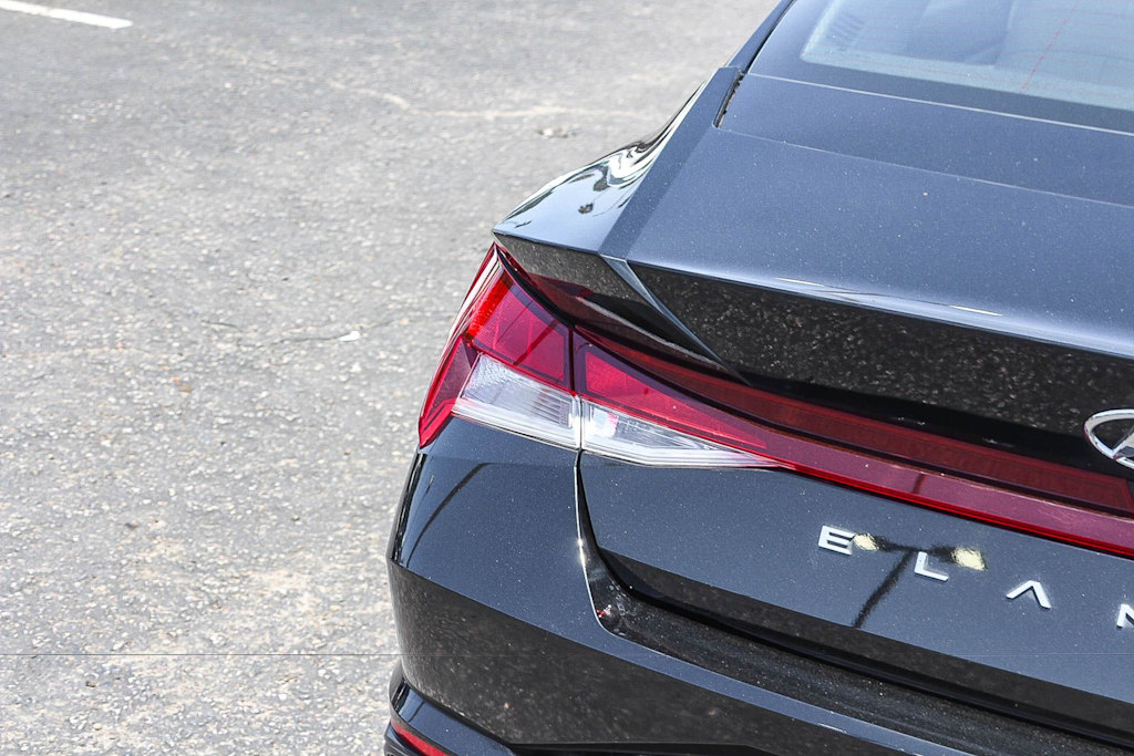 Thumbnail: 2023 Hyundai Elantra - 18