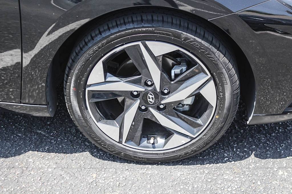 Thumbnail: 2023 Hyundai Elantra - 19