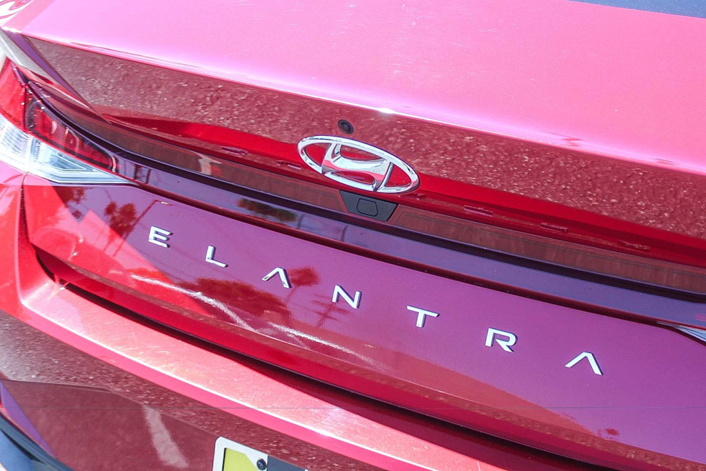Thumbnail: 2023 Hyundai Elantra - 6