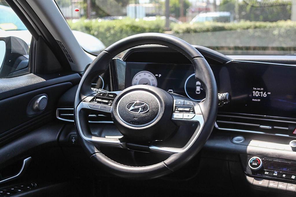Thumbnail: 2023 Hyundai Elantra - 11
