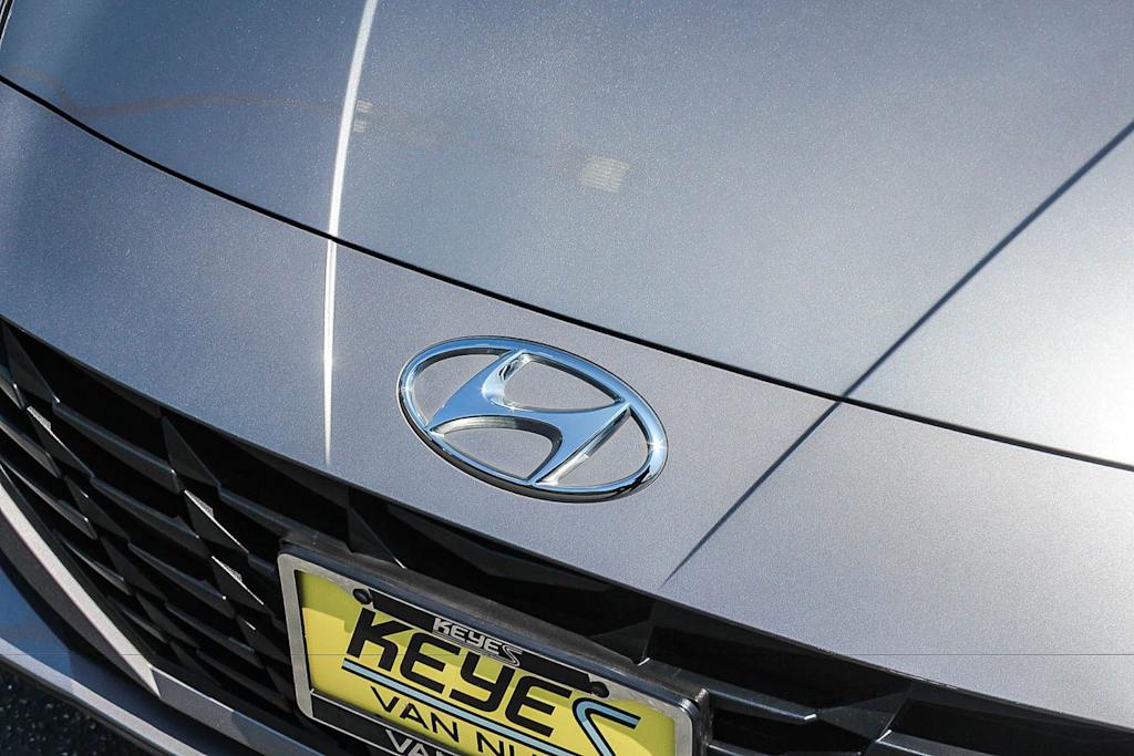 Thumbnail: 2023 Hyundai Elantra - 23