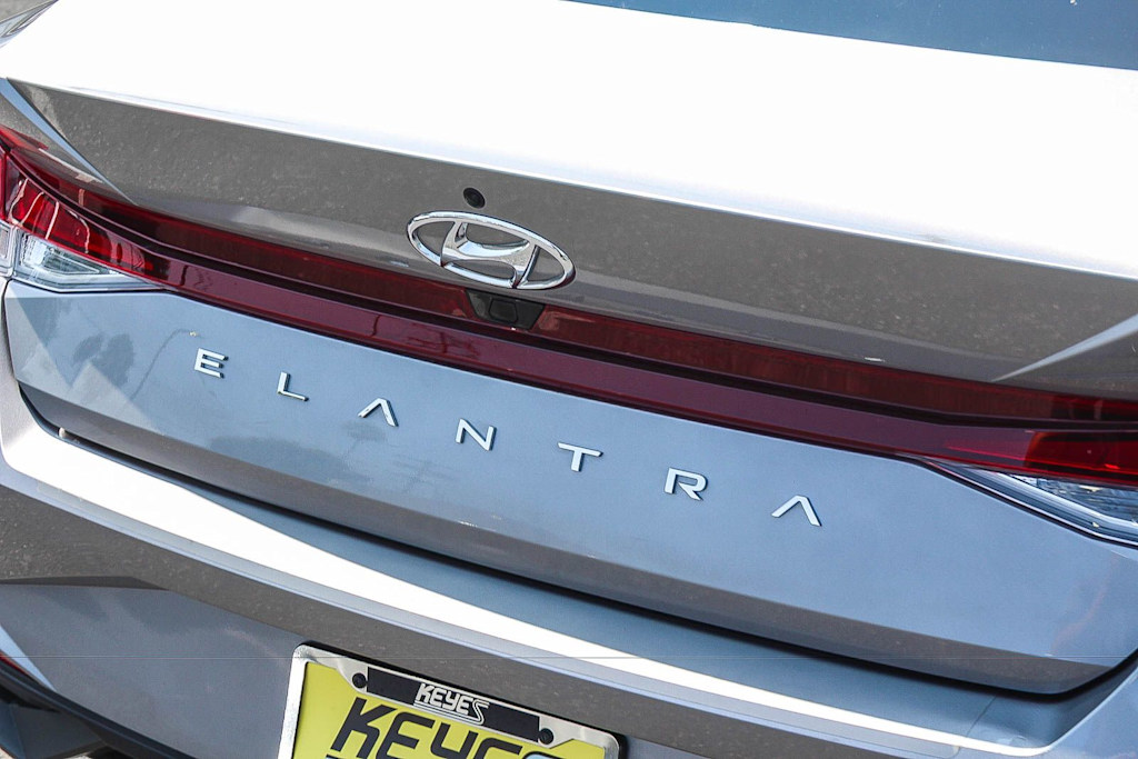 Thumbnail: 2023 Hyundai Elantra - 5