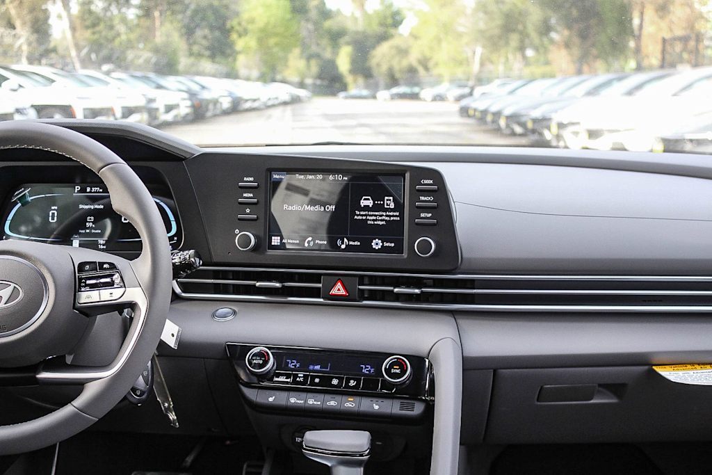 Thumbnail: 2026 Hyundai Elantra - 9