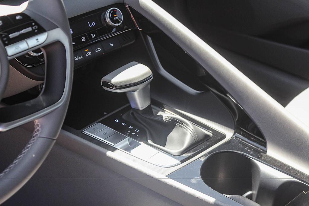 Thumbnail: 2026 Hyundai Elantra - 15
