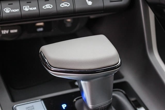 Thumbnail: 2025 Hyundai Elantra - 27