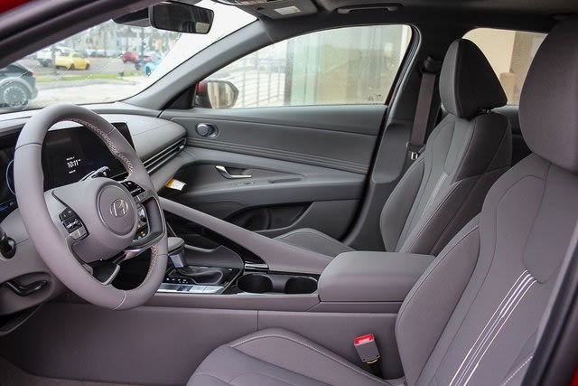 Thumbnail: 2025 Hyundai Elantra - 10