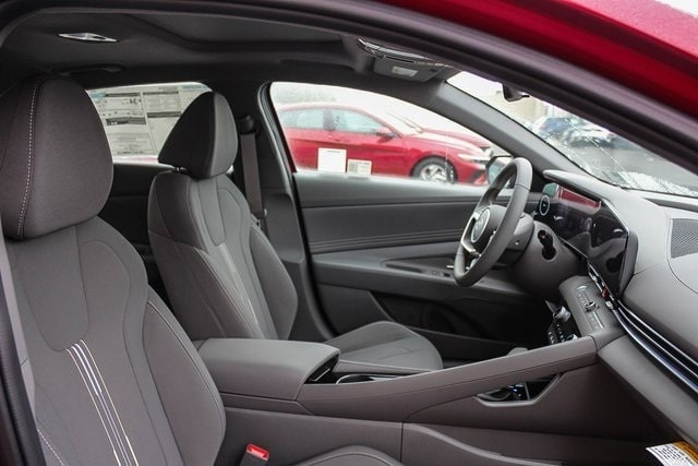 Thumbnail: 2025 Hyundai Elantra - 9