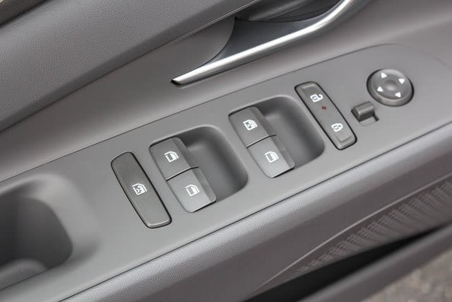 Thumbnail: 2025 Hyundai Elantra - 25