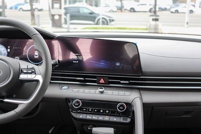 Thumbnail: 2025 Hyundai Elantra - 12