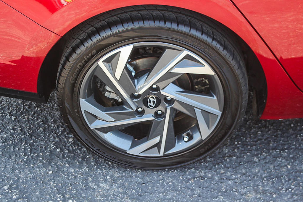 Thumbnail: 2024 Hyundai Elantra - 6