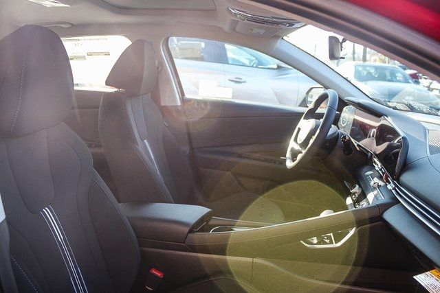 Thumbnail: 2025 Hyundai Elantra - 10