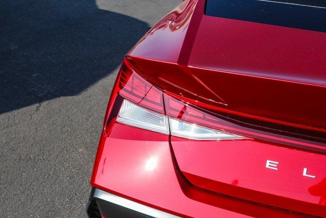 Thumbnail: 2025 Hyundai Elantra - 19