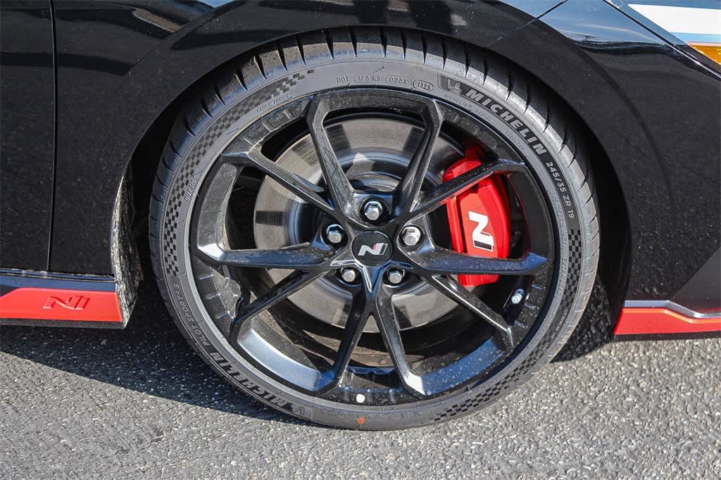 Thumbnail: 2025 Hyundai Elantra - 17