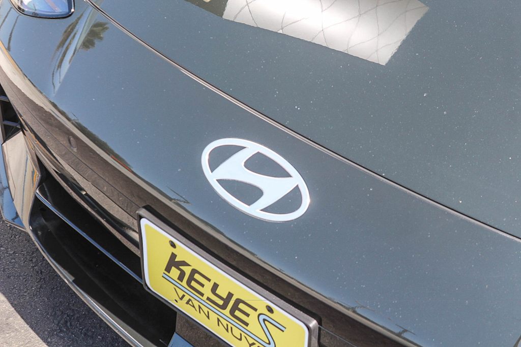 Thumbnail: 2023 Hyundai Ioniq 6 - 21