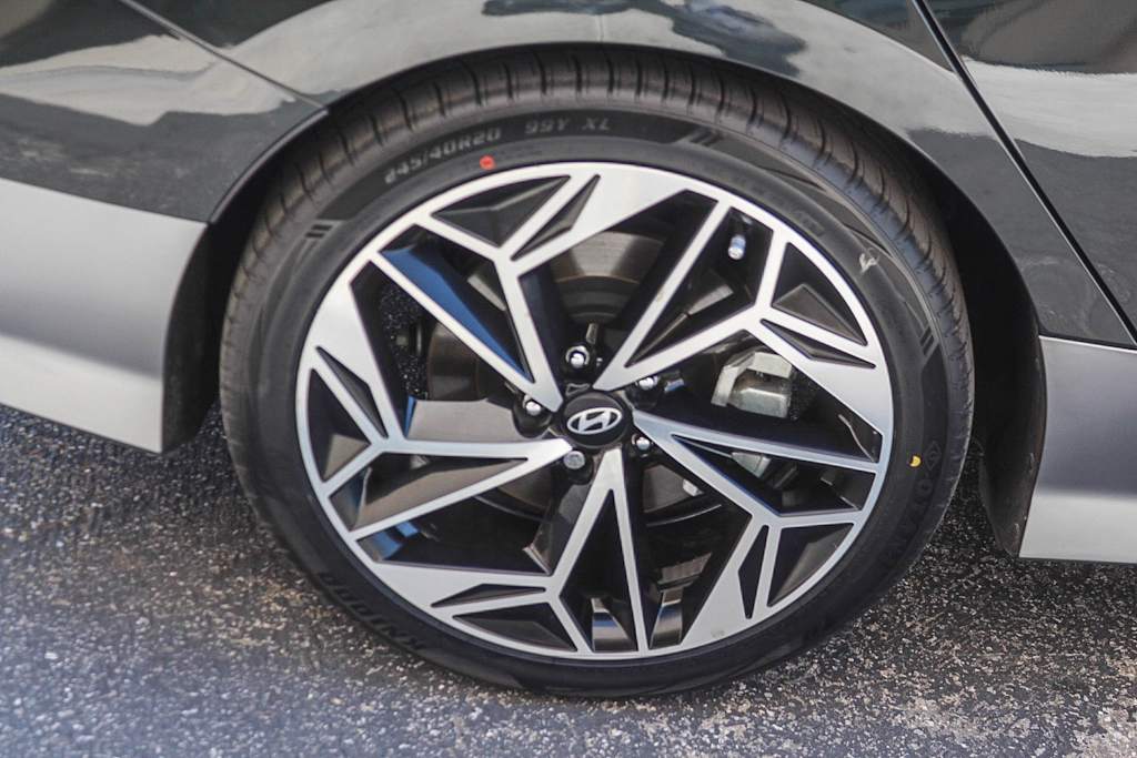 Thumbnail: 2023 Hyundai Ioniq 6 - 6