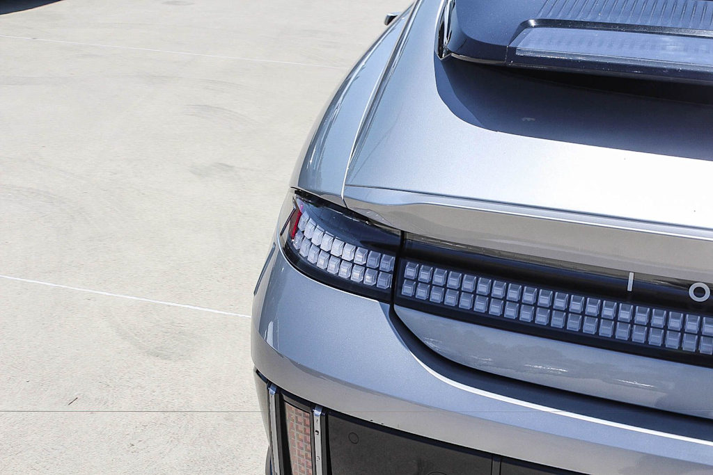 Thumbnail: 2023 Hyundai Ioniq 6 - 17