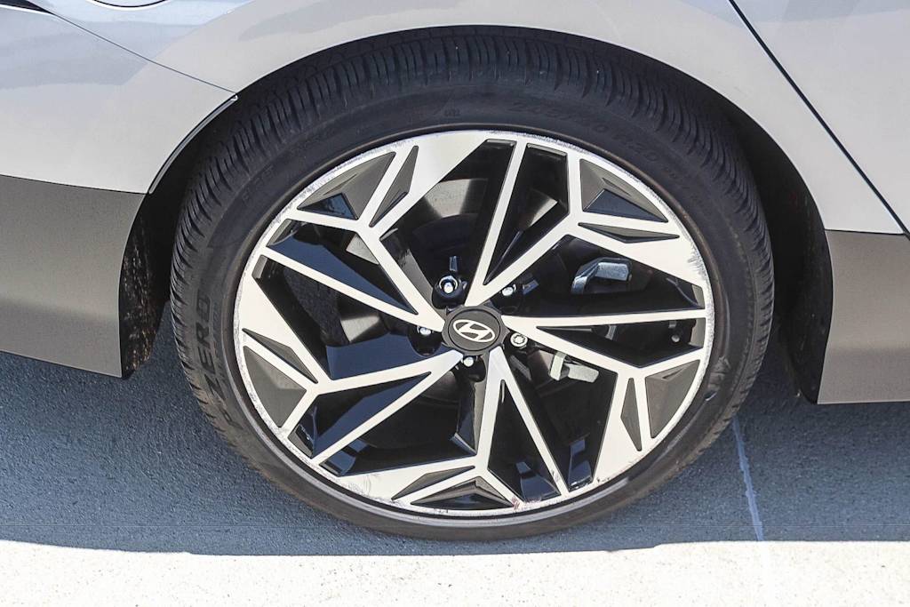 Thumbnail: 2023 Hyundai Ioniq 6 - 6