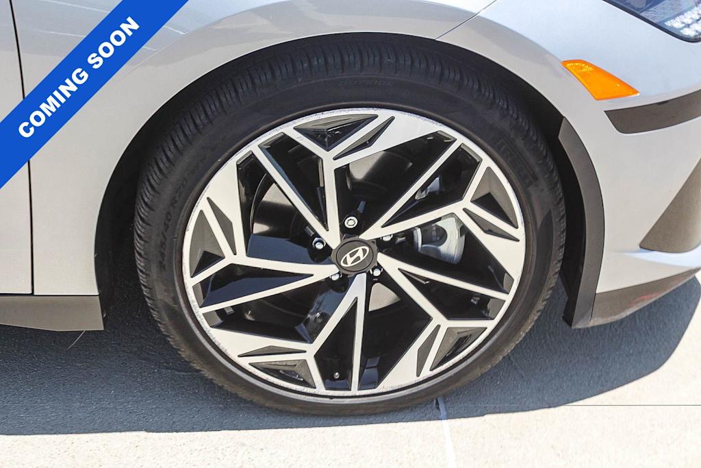 Thumbnail: 2023 Hyundai Ioniq 6 - 16