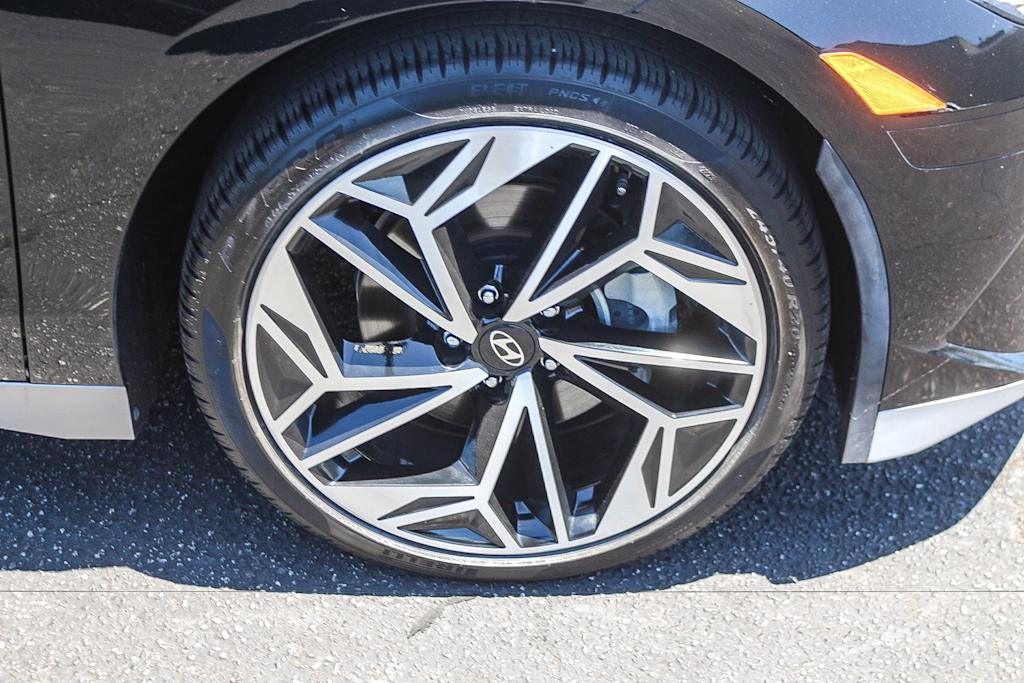 Thumbnail: 2024 Hyundai Ioniq 6 - 18