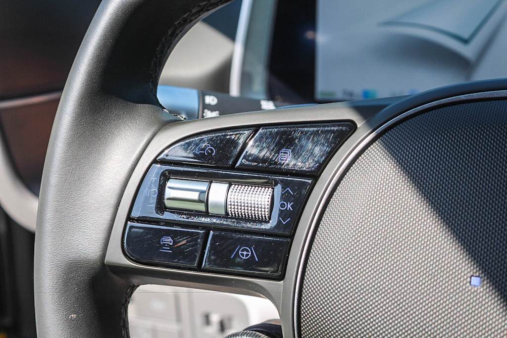 Thumbnail: 2023 Hyundai Ioniq 6 - 26