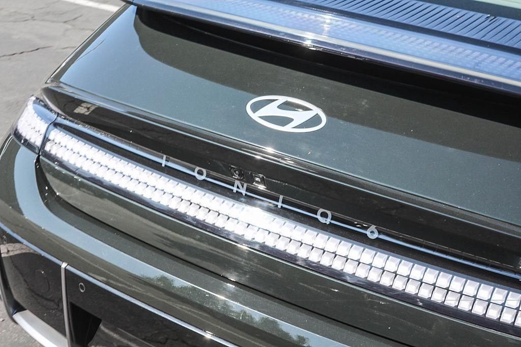 Thumbnail: 2023 Hyundai Ioniq 6 - 17