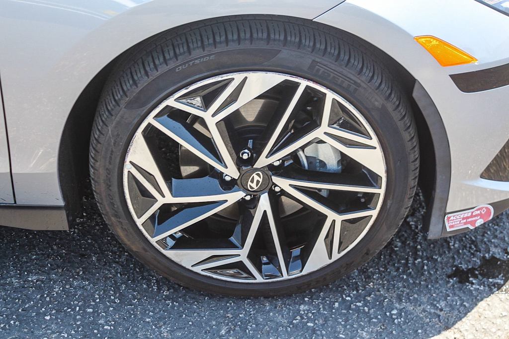 Thumbnail: 2024 Hyundai Ioniq 6 - 18
