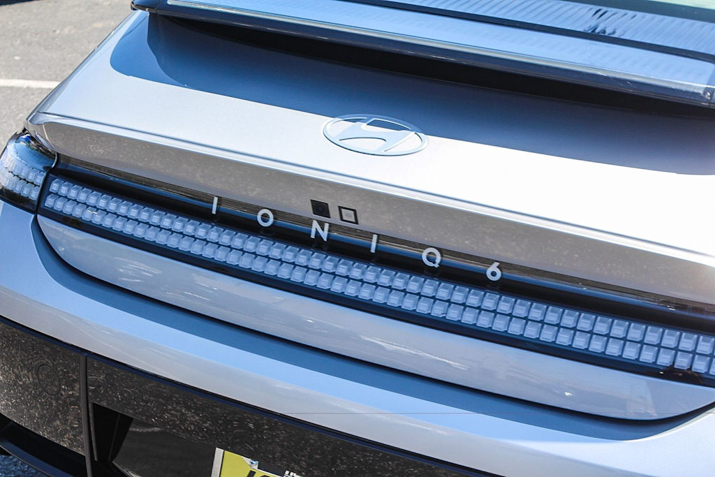 Thumbnail: 2024 Hyundai Ioniq 6 - 18