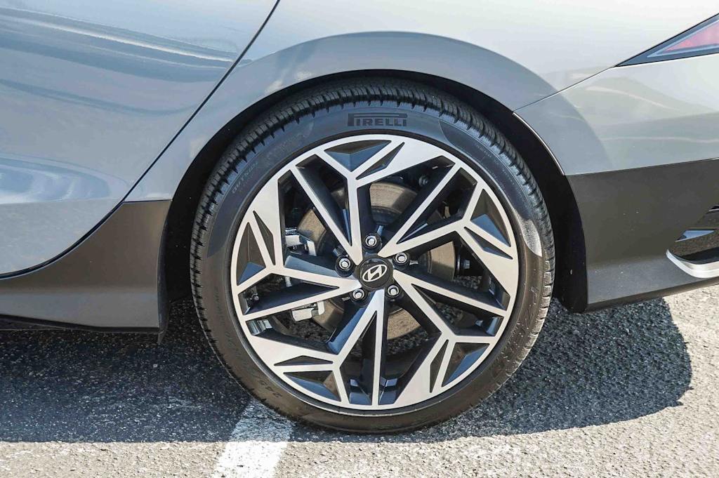 Thumbnail: 2025 Hyundai Ioniq 6 - 21