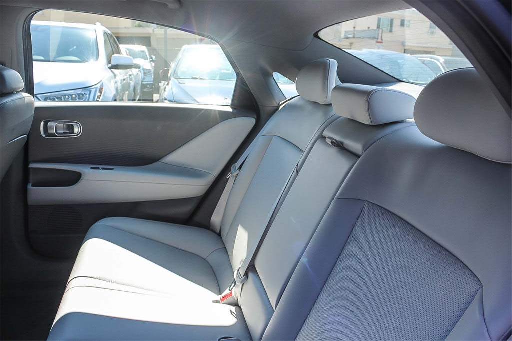 Thumbnail: 2023 Hyundai Ioniq 6 - 9