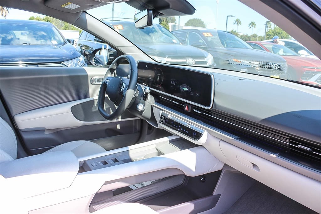 Thumbnail: 2023 Hyundai Ioniq 6 - 10