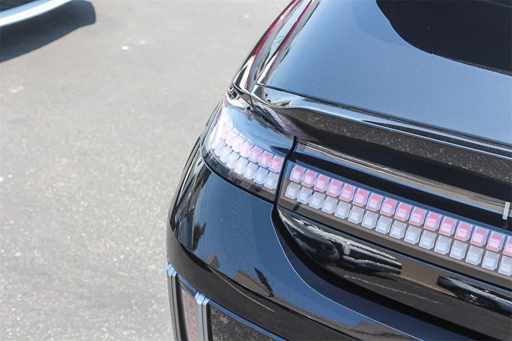 Thumbnail: 2023 Hyundai Ioniq 6 - 20